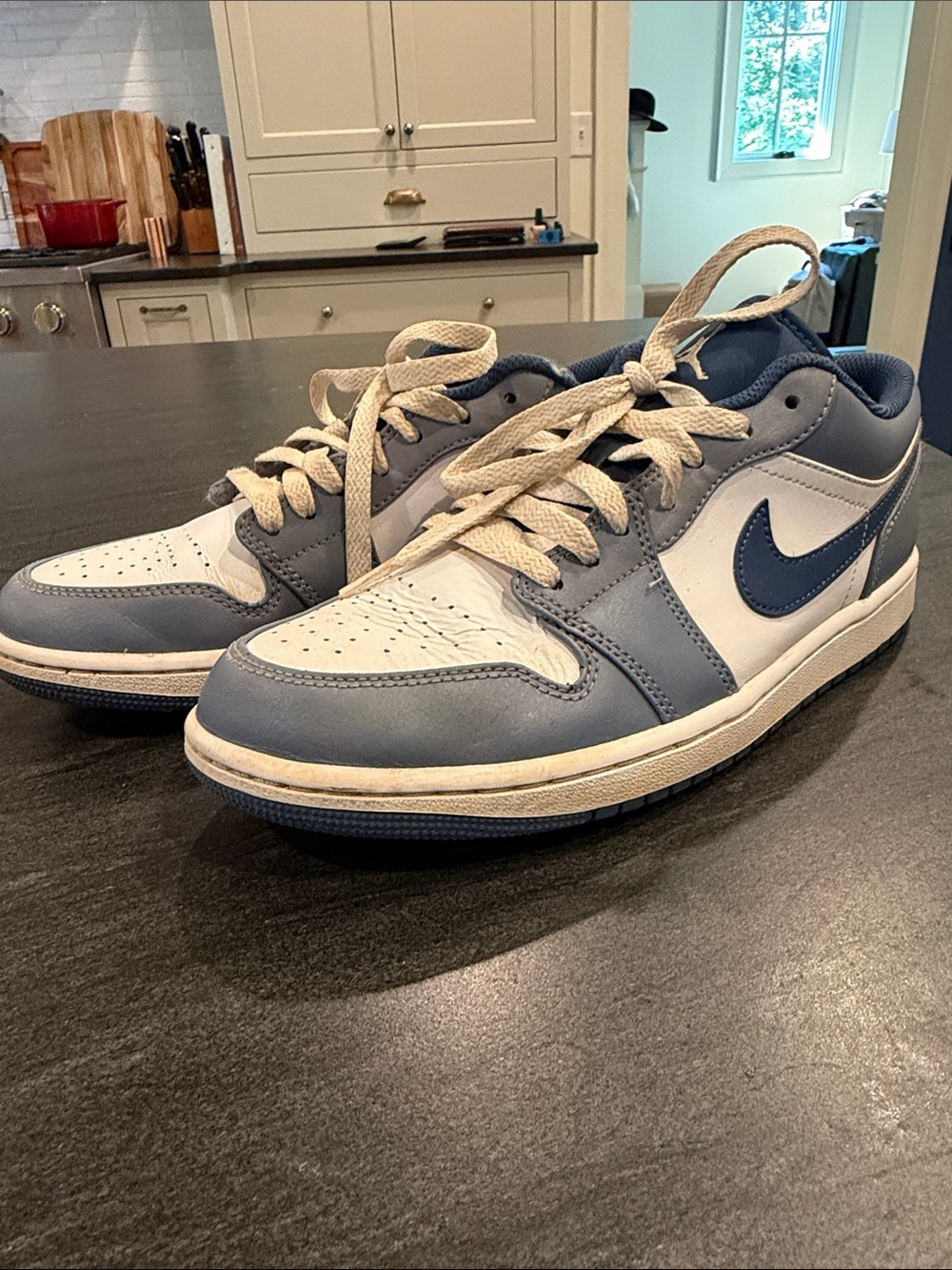 Nike Men’s Low-Top Sneakers in White and Blue-Grey